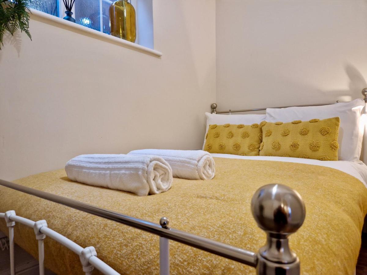 Stylish Luxury Serviced Apartment Next To City Centre With Free Parking - Contractors & Relocators Coventry Exterior photo