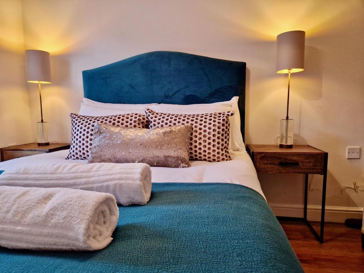 Stylish Luxury Serviced Apartment Next To City Centre With Free Parking - Contractors & Relocators Coventry Exterior photo