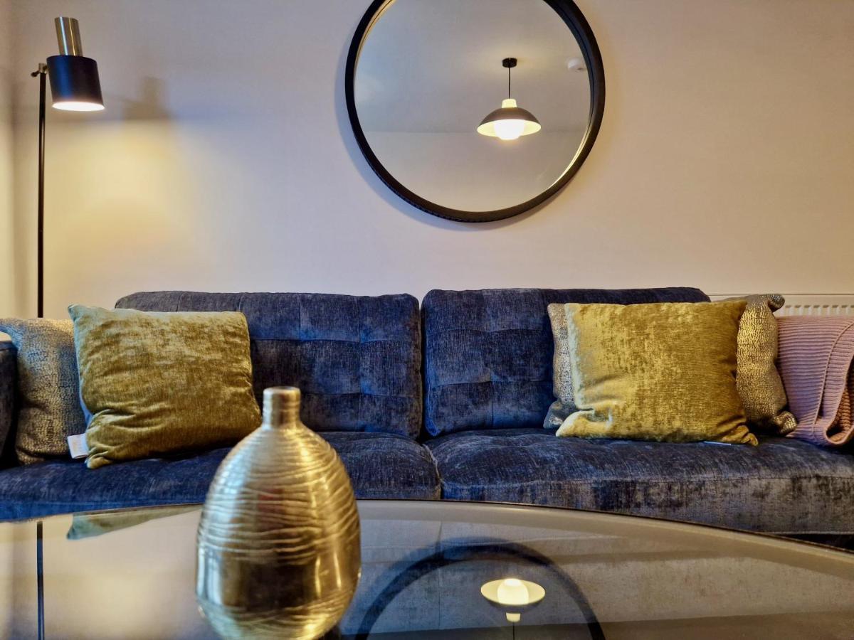 Stylish Luxury Serviced Apartment Next To City Centre With Free Parking - Contractors & Relocators Coventry Exterior photo